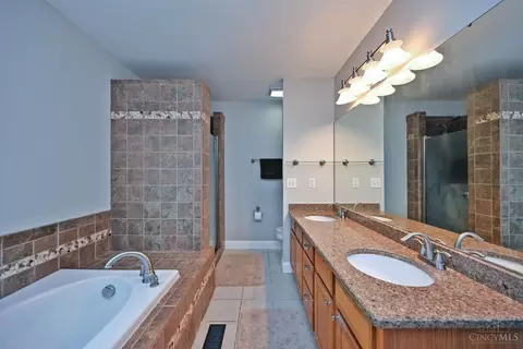 Bath - 5602 Eagle Dance Dr, Liberty Twp, OH 45011 photo 3 of 4
