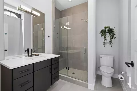 Bath - 411 Plum St, Cincinnati, OH 45202 photo 2 of 2
