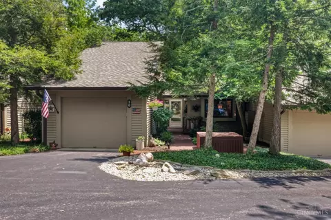 30 Big Oak Ln, Milford, OH 45150