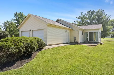 23 Stonybrook Dr, Georgetown, OH 45121 photo 4