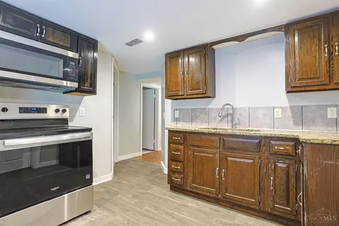 Kitchen - 6158 Hillside Ave, Cincinnati, OH 45233 photo 1 of 2