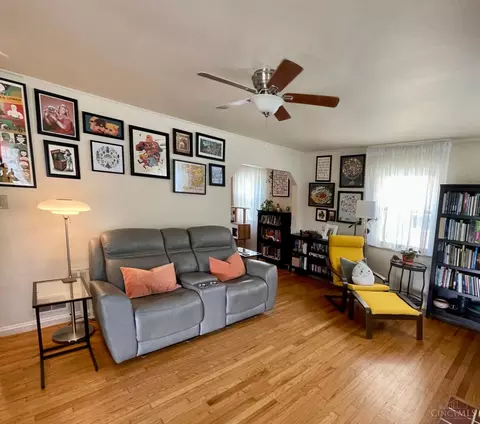 Living - 2887 W Tower Ave, Cincinnati, OH 45238 photo 1 of 2