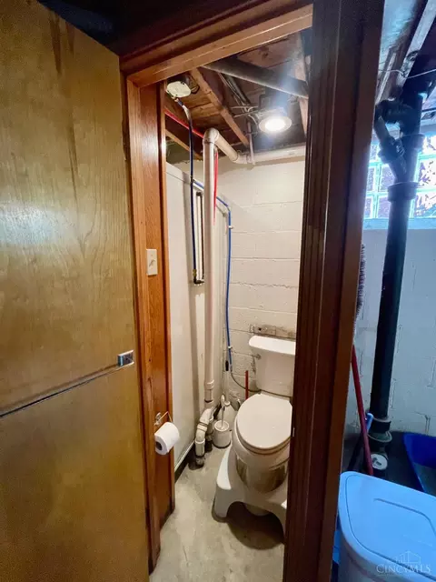 Bath - 2887 W Tower Ave, Cincinnati, OH 45238 photo 3 of 4
