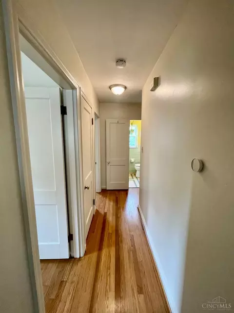 Entry Way - 2887 W Tower Ave, Cincinnati, OH 45238 photo 2 of 2