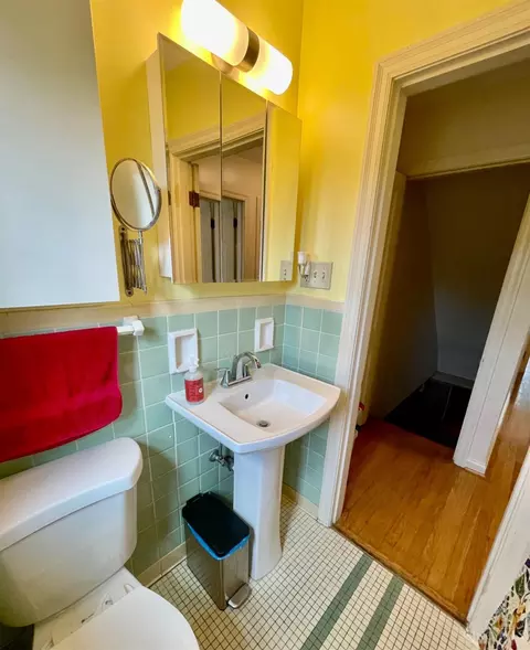 Bath - 2887 W Tower Ave, Cincinnati, OH 45238 photo 2 of 4