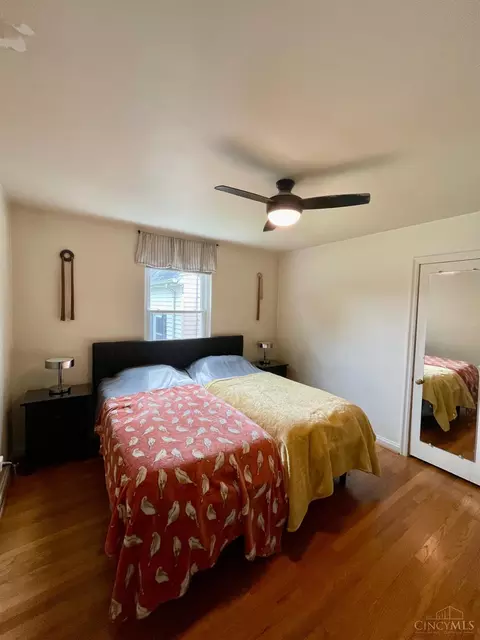 Bedroom - 2887 W Tower Ave, Cincinnati, OH 45238 photo 2 of 4
