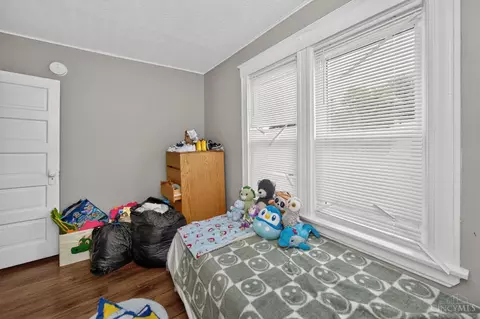 Bedroom - 5627 Bramble Ave, Cincinnati, OH 45227 photo 4 of 9