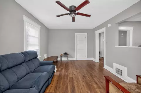 Entry Way - 5627 Bramble Ave, Cincinnati, OH 45227 photo 3 of 4