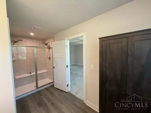 Entry Way - 1214 Millstream Dr, Amelia, OH 45102 photo 1 of 5