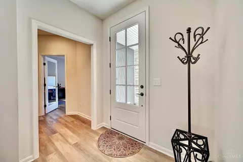 Entry Way - 962 Larkspur Dr, Morrow, OH 45152 photo 4 of 5