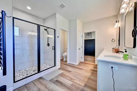 Bath - 962 Larkspur Dr, Morrow, OH 45152 photo 1 of 5