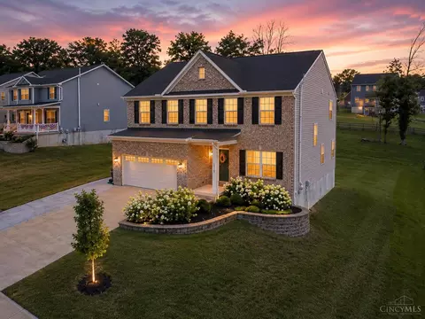 1372 Autumn Ridge Dr, Lebanon, OH 45036
