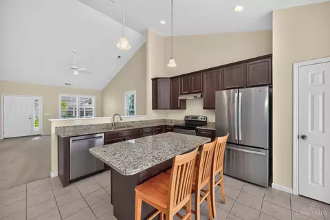 Kitchen - 4244 Gensen Loop, Cincinnati, OH 45245 photo 3 of 4