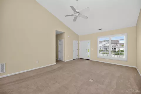 Living - 4244 Gensen Loop, Cincinnati, OH 45245 photo 3 of 4