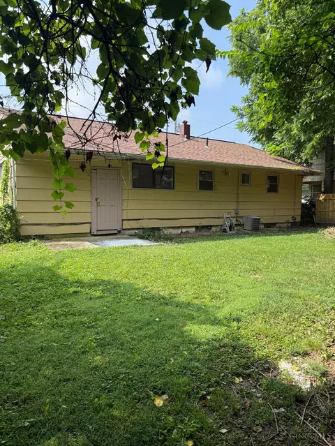 Exterior - 1320 Madeleine Cir, Cincinnati, OH 45231 photo 2 of 3