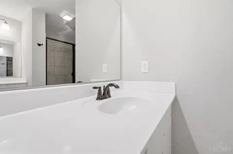 Bath - 5389 Valley View Dr, Morrow, OH 45152 photo 1 of 6