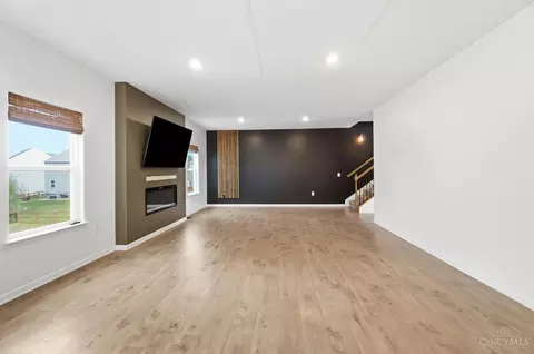 Living - 5389 Valley View Dr, Morrow, OH 45152 photo 3 of 3