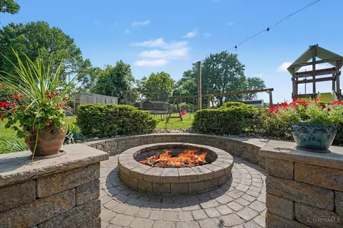 Exterior - 4656 Old Beechwood Rd, Cincinnati, OH 45244 photo 5 of 11