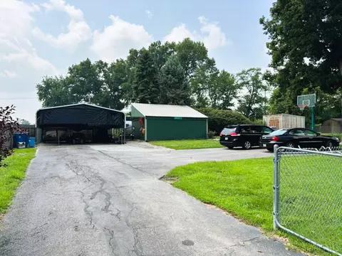 Exterior - 4656 Old Beechwood Rd, Cincinnati, OH 45244 photo 7 of 11