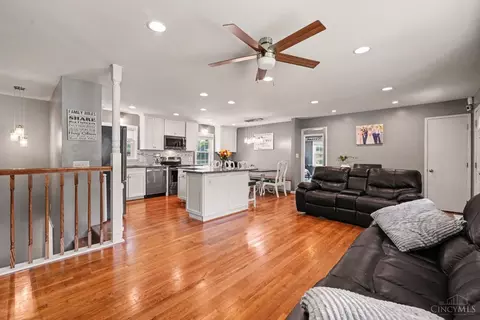 Entry Way - 4656 Old Beechwood Rd, Cincinnati, OH 45244 photo 1 of 1