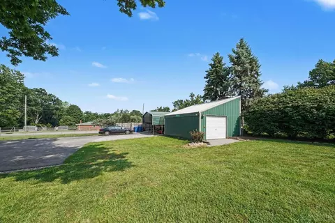 Exterior - 4656 Old Beechwood Rd, Cincinnati, OH 45244 photo 6 of 11