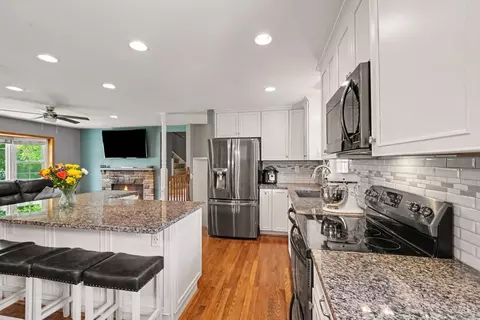 Kitchen - 4656 Old Beechwood Rd, Cincinnati, OH 45244 photo 1 of 3