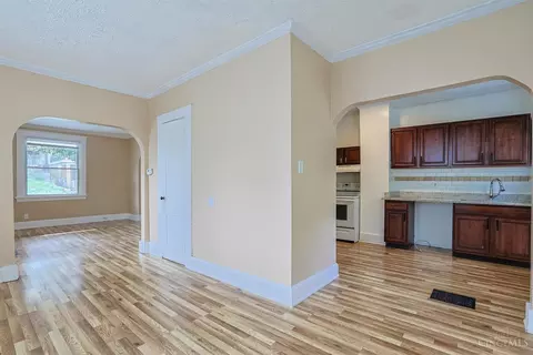 Living - 741 Mcpherson Ave, Cincinnati, OH 45205 photo 6 of 6