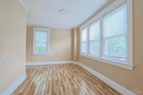 Living - 741 Mcpherson Ave, Cincinnati, OH 45205 photo 5 of 6