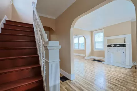 Entry Way - 741 Mcpherson Ave, Cincinnati, OH 45205 photo 2 of 2