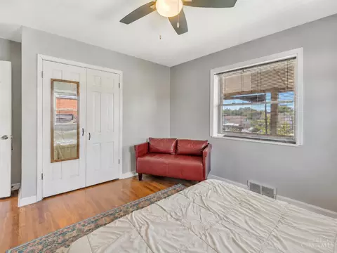 Bedroom - 8294 Daly Rd, Cincinnati, OH 45231 photo 1 of 2