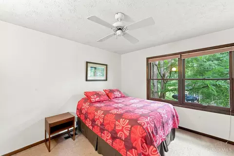 Bedroom - 9233 Meadow Dr, Maineville, OH 45039 photo 5 of 12