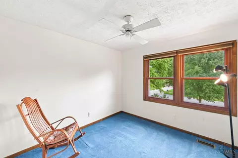 Bedroom - 9233 Meadow Dr, Maineville, OH 45039 photo 9 of 12