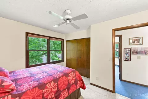 Bedroom - 9233 Meadow Dr, Maineville, OH 45039 photo 6 of 12