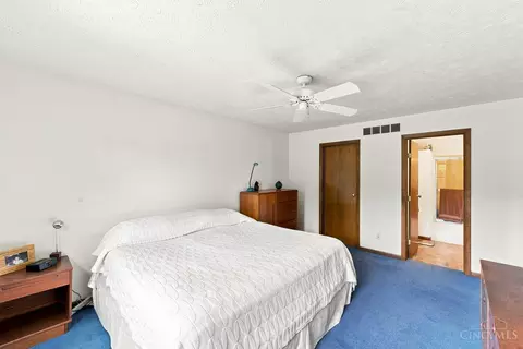 Bedroom - 9233 Meadow Dr, Maineville, OH 45039 photo 1 of 12