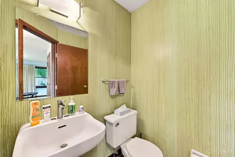 Bath - 9233 Meadow Dr, Maineville, OH 45039 photo 1 of 3