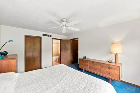 Bedroom - 9233 Meadow Dr, Maineville, OH 45039 photo 2 of 12