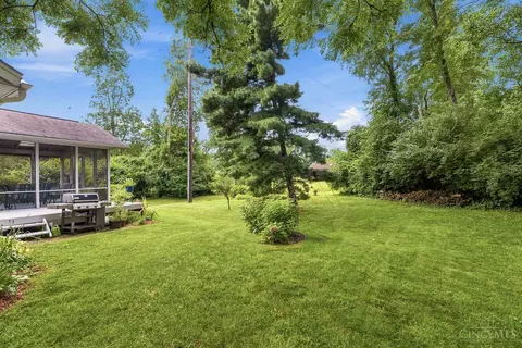 Exterior - 9233 Meadow Dr, Maineville, OH 45039 photo 7 of 9