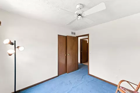 Bedroom - 9233 Meadow Dr, Maineville, OH 45039 photo 10 of 12