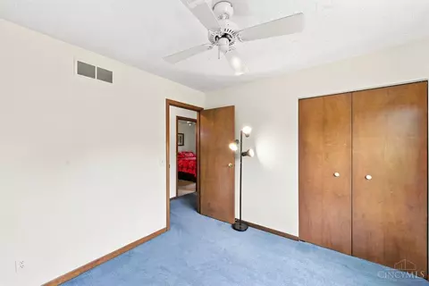 Bedroom - 9233 Meadow Dr, Maineville, OH 45039 photo 7 of 12