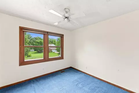 Bedroom - 9233 Meadow Dr, Maineville, OH 45039 photo 11 of 12