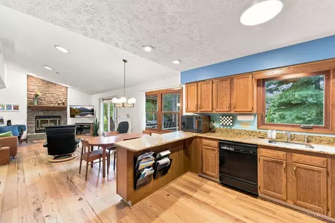Kitchen - 9233 Meadow Dr, Maineville, OH 45039 photo 2 of 5