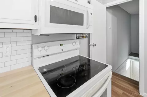 Kitchen - 834 Holyoke Dr, Forest Park, OH 45240 photo 5 of 5