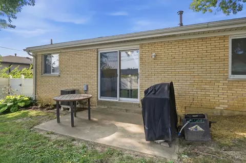 Exterior - 834 Holyoke Dr, Forest Park, OH 45240 photo 5 of 10