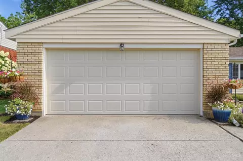Exterior - 834 Holyoke Dr, Forest Park, OH 45240 photo 2 of 10