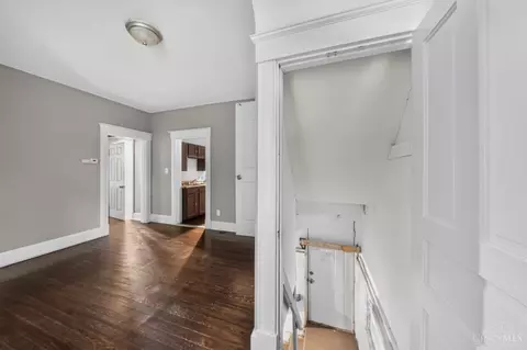 Entry Way - 7412 Elizabeth St, Mount Healthy, OH 45231 photo 5 of 5