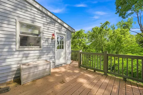 Exterior - 6583 Schweitzerhoff Rd, Cincinnati, OH 45247 photo 7 of 10
