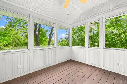 Exterior - 6583 Schweitzerhoff Rd, Cincinnati, OH 45247 photo 6 of 10
