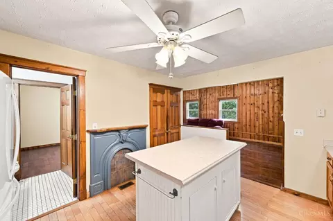 Kitchen - 6583 Schweitzerhoff Rd, Cincinnati, OH 45247 photo 4 of 4