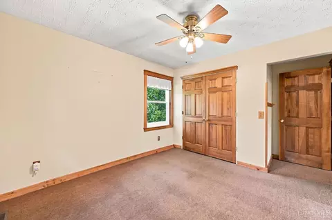 Bedroom - 6583 Schweitzerhoff Rd, Cincinnati, OH 45247 photo 3 of 7