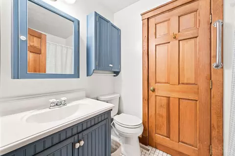Bath - 6583 Schweitzerhoff Rd, Cincinnati, OH 45247 photo 1 of 3